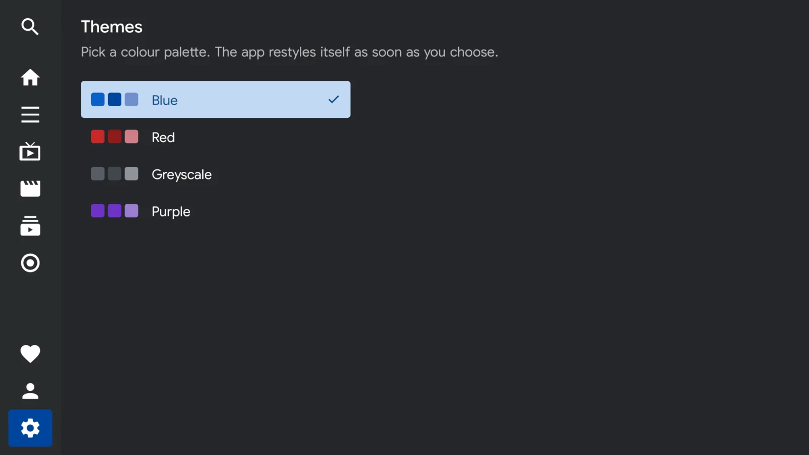 The themes screen offering four colour palettes: Blue, Red, Greyscale and Purple.